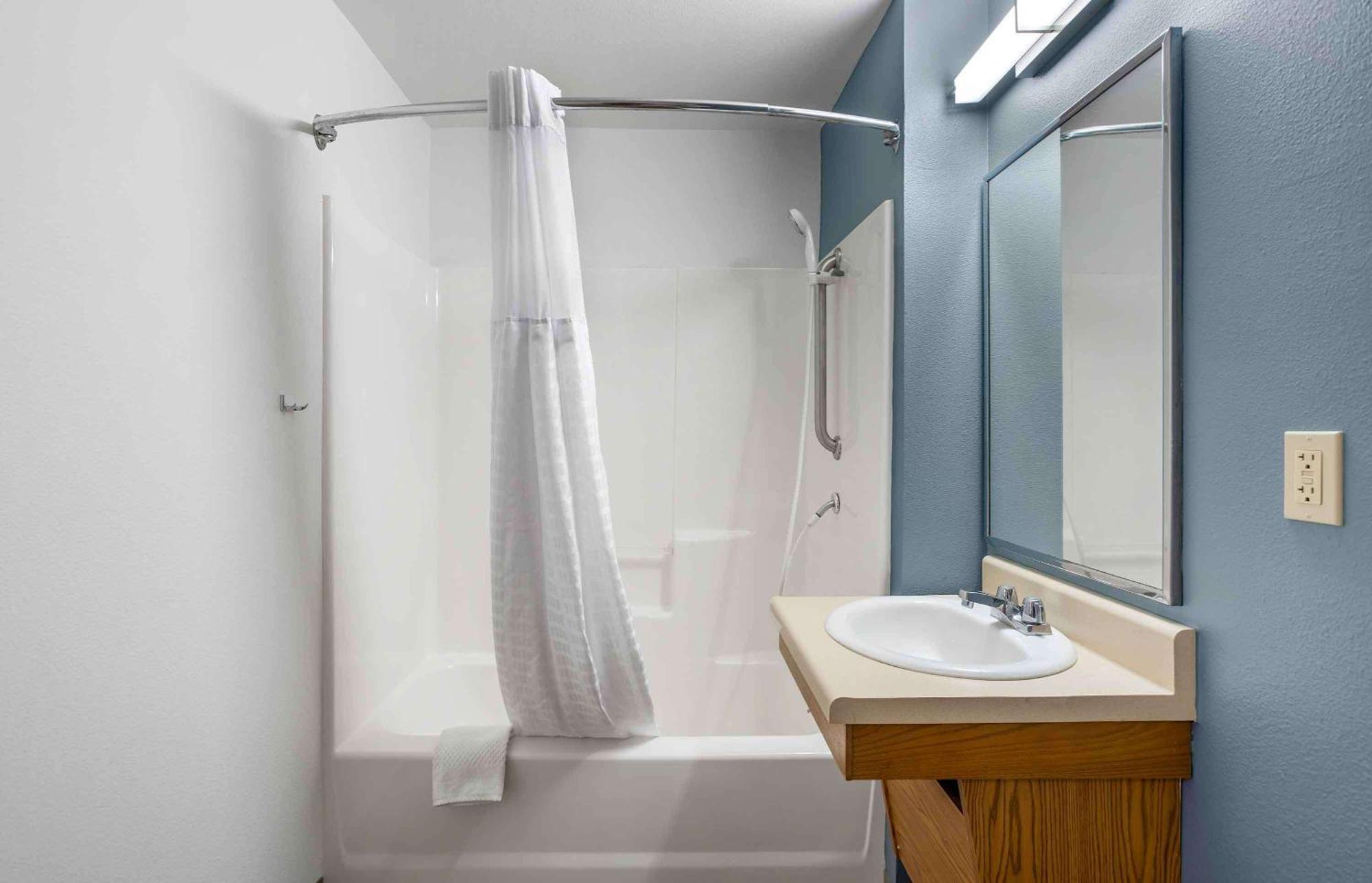 Extended Stay America Select Suites - Wichita - Airport ภายนอก รูปภาพ