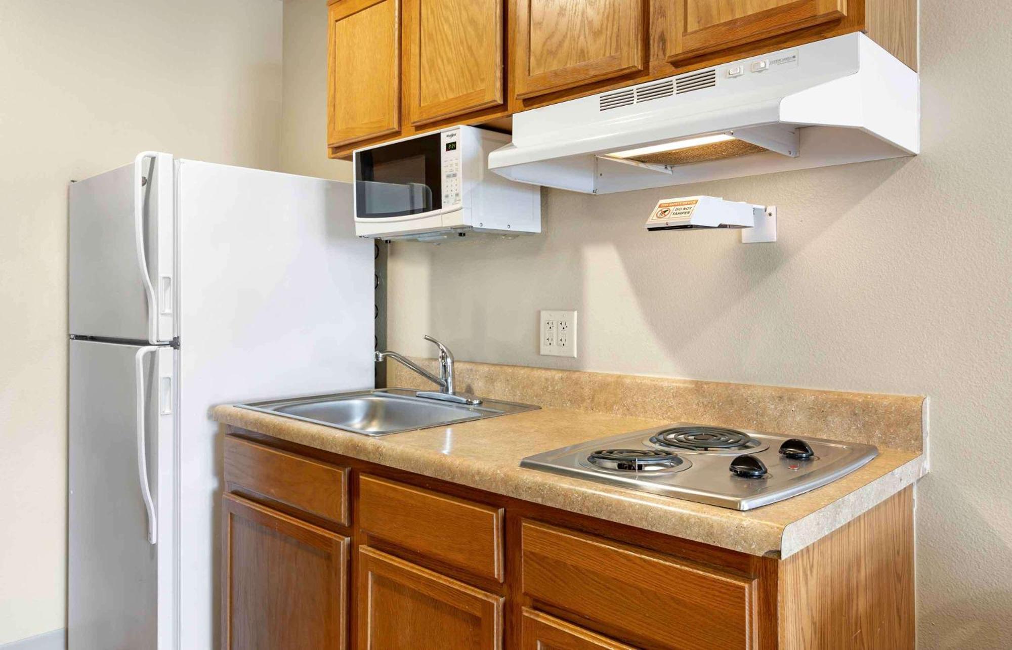 Extended Stay America Select Suites - Wichita - Airport ภายนอก รูปภาพ