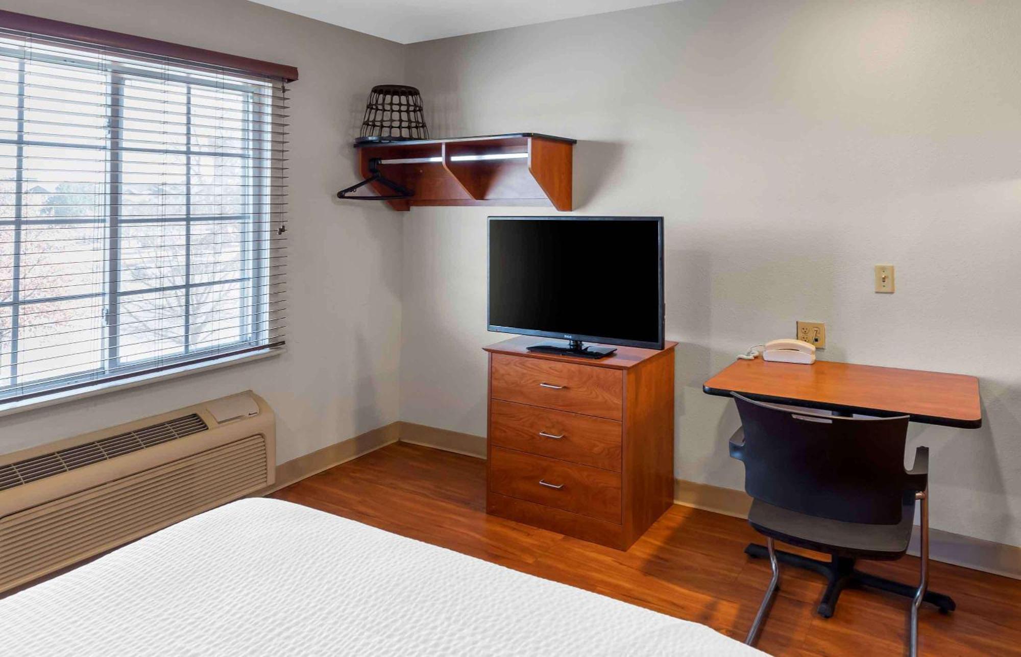 Extended Stay America Select Suites - Wichita - Airport ภายนอก รูปภาพ