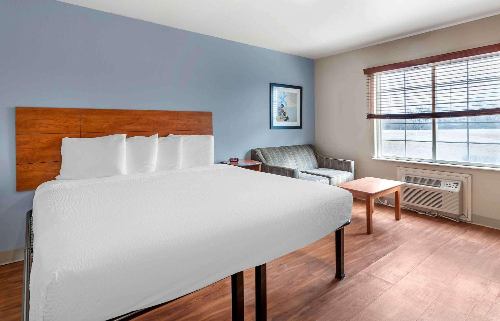 Extended Stay America Select Suites - Wichita - Airport ภายนอก รูปภาพ