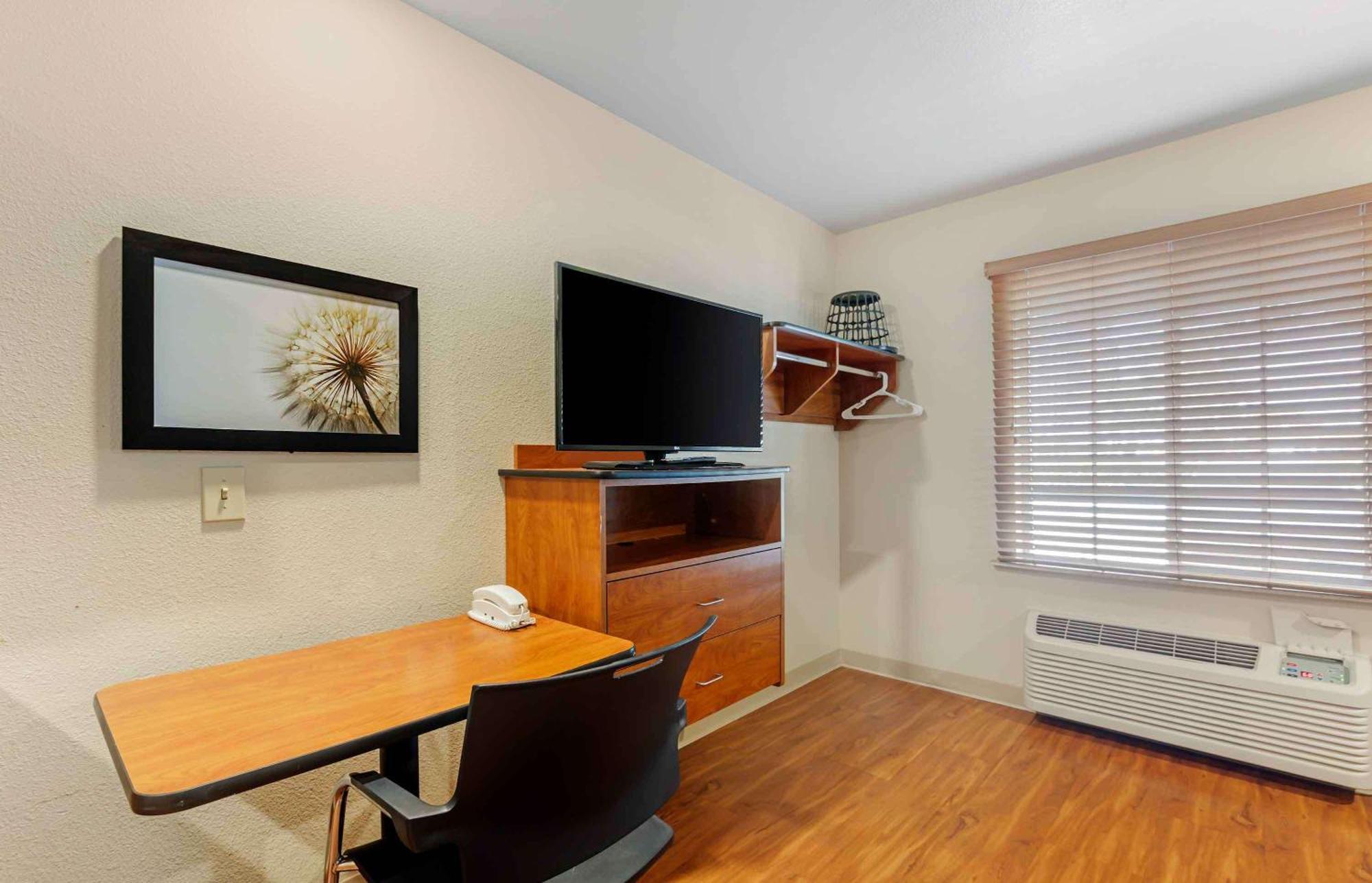 Extended Stay America Select Suites - Wichita - Airport ภายนอก รูปภาพ