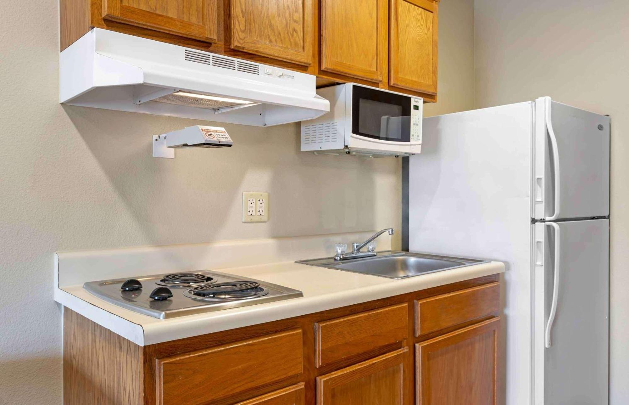 Extended Stay America Select Suites - Wichita - Airport ภายนอก รูปภาพ