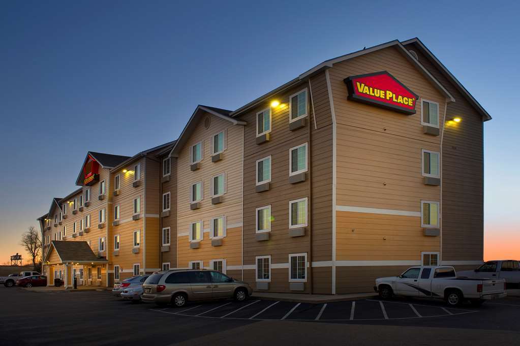 Extended Stay America Select Suites - Wichita - Airport ภายนอก รูปภาพ