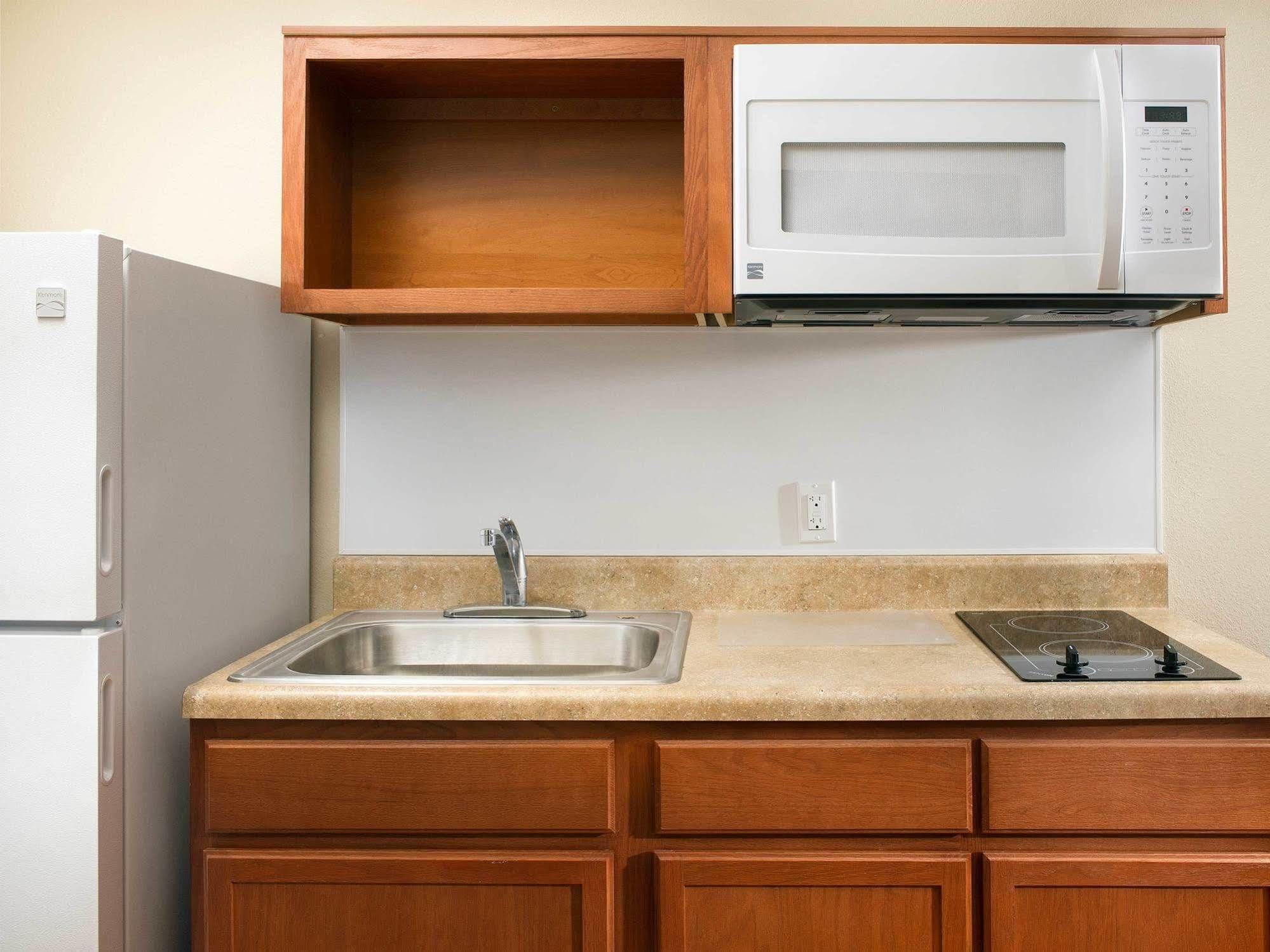 Extended Stay America Select Suites - Wichita - Airport ภายนอก รูปภาพ