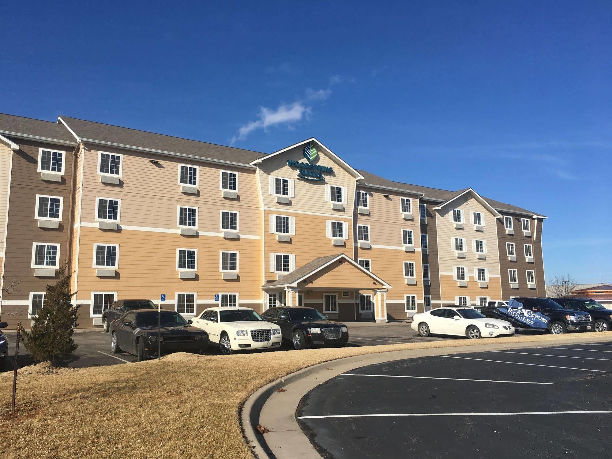 Extended Stay America Select Suites - Wichita - Airport ภายนอก รูปภาพ